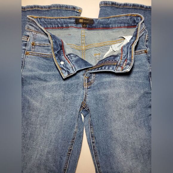 Frye Mid-Rise Split Hem Flare Jean Size 2 - Picture 6 of 10